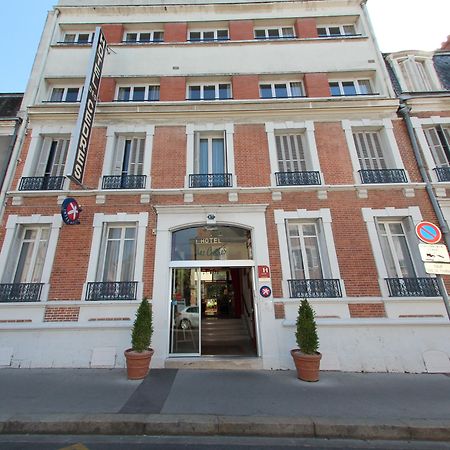 אורליאן Hotel Des Cedres מראה חיצוני תמונה
